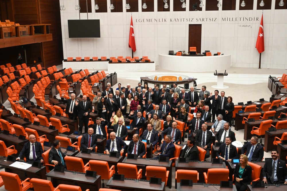 Özgür Özel: Yargıtay Anayasaya kafa tutuyor, MHP'den cesaret alıyorlar