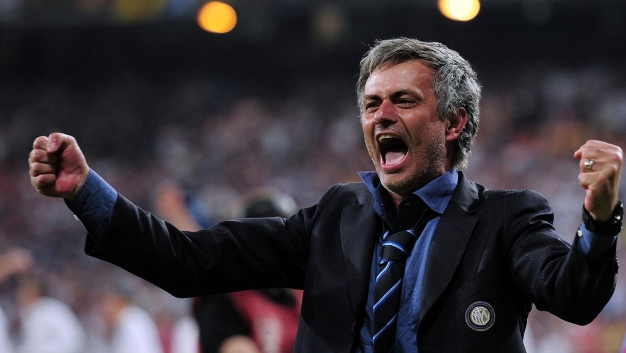 jose-mourinho-after-winning-the-2009-10-uefa-champions-league-with-inter.jpg