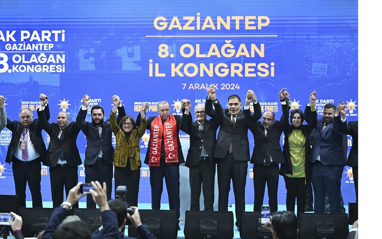 aa-20241207-36417129-36417126-cumhurbaskani-ve-ak-parti-genel-baskani-erdogan-partisinin-gaziantep-kongresine-katildi.jpg