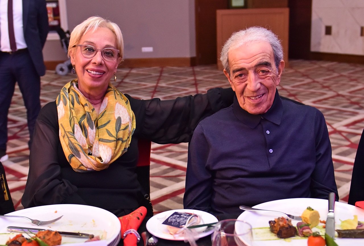 istanbul-edip-akbayramin-ailesiyle-bi-592084-175191-001.jpg
