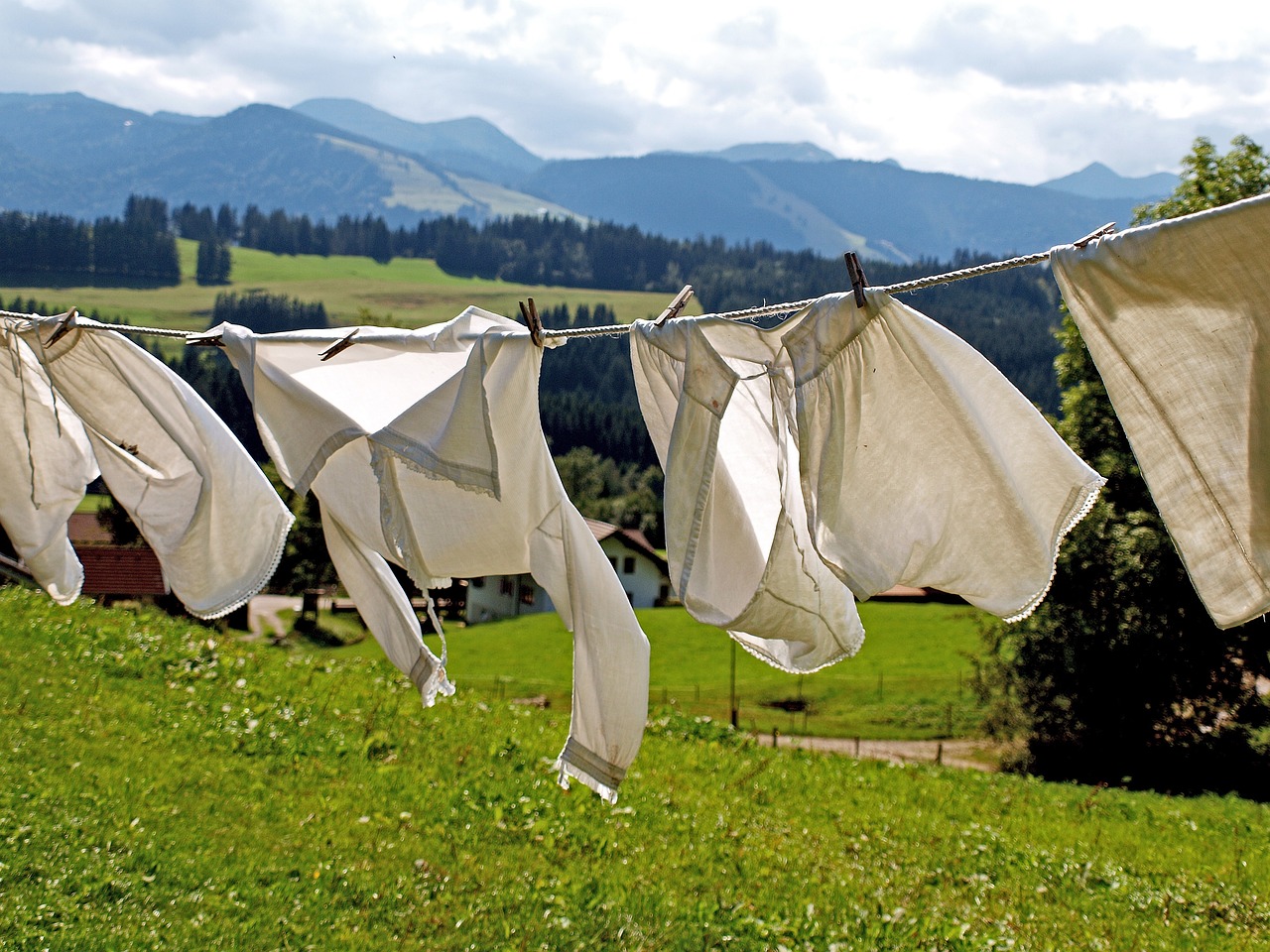 laundry-963150-1280.jpg