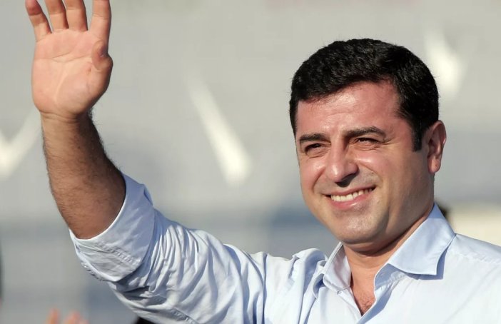 selahattin-demirtas-aktif-politikayi-bu-asamada-birakiyorum-20070.jpg