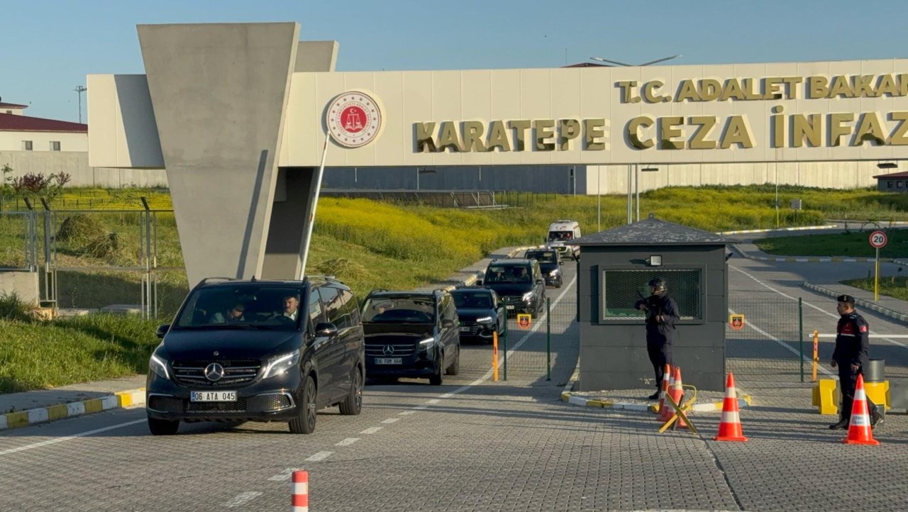 ozgur-ozel-murat-ongunu-ziyaret-etti-682774-202164.jpg