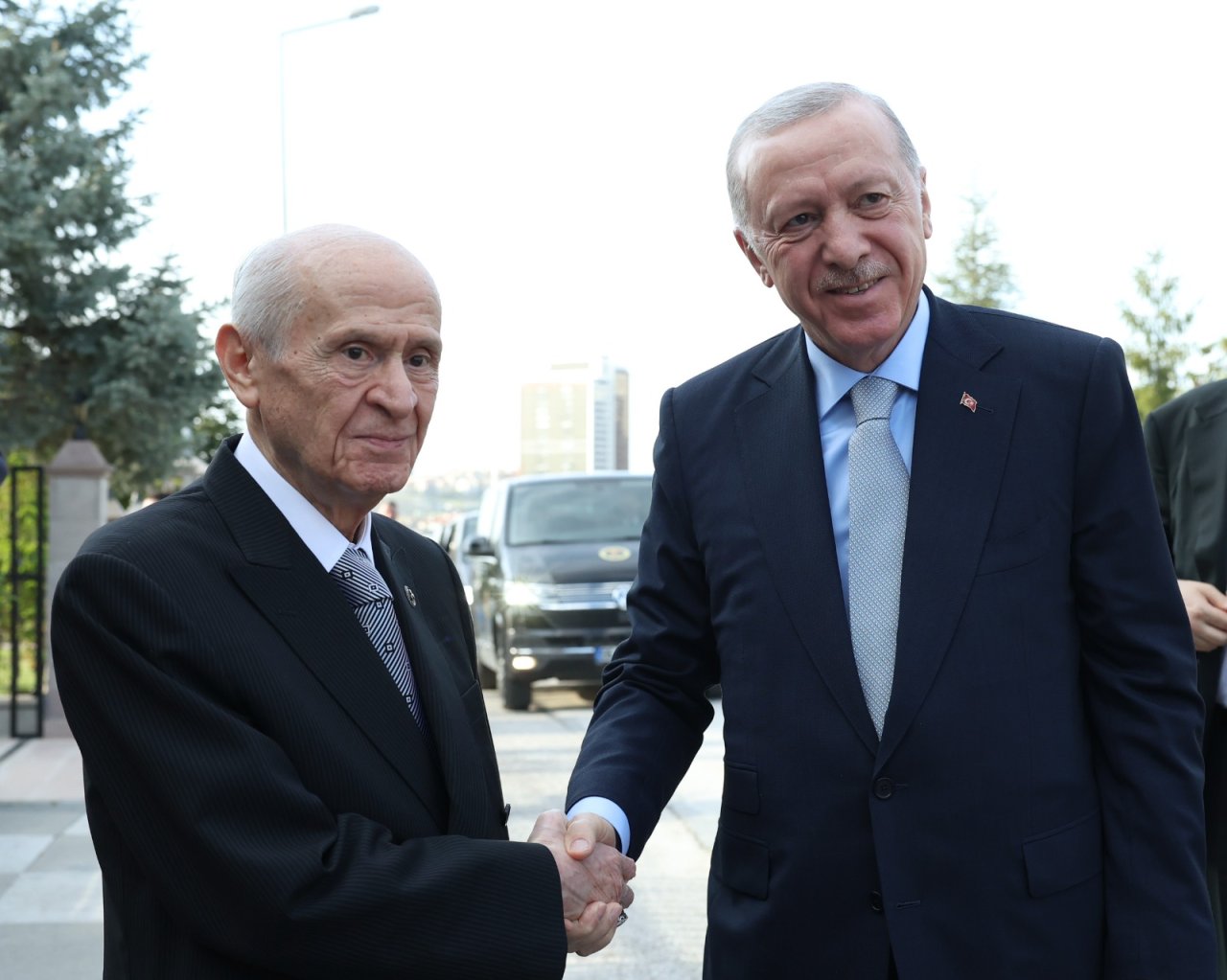 cumhurbaskani-erdogan-ve-bahceli-bir-ara-698003-206693.jpg