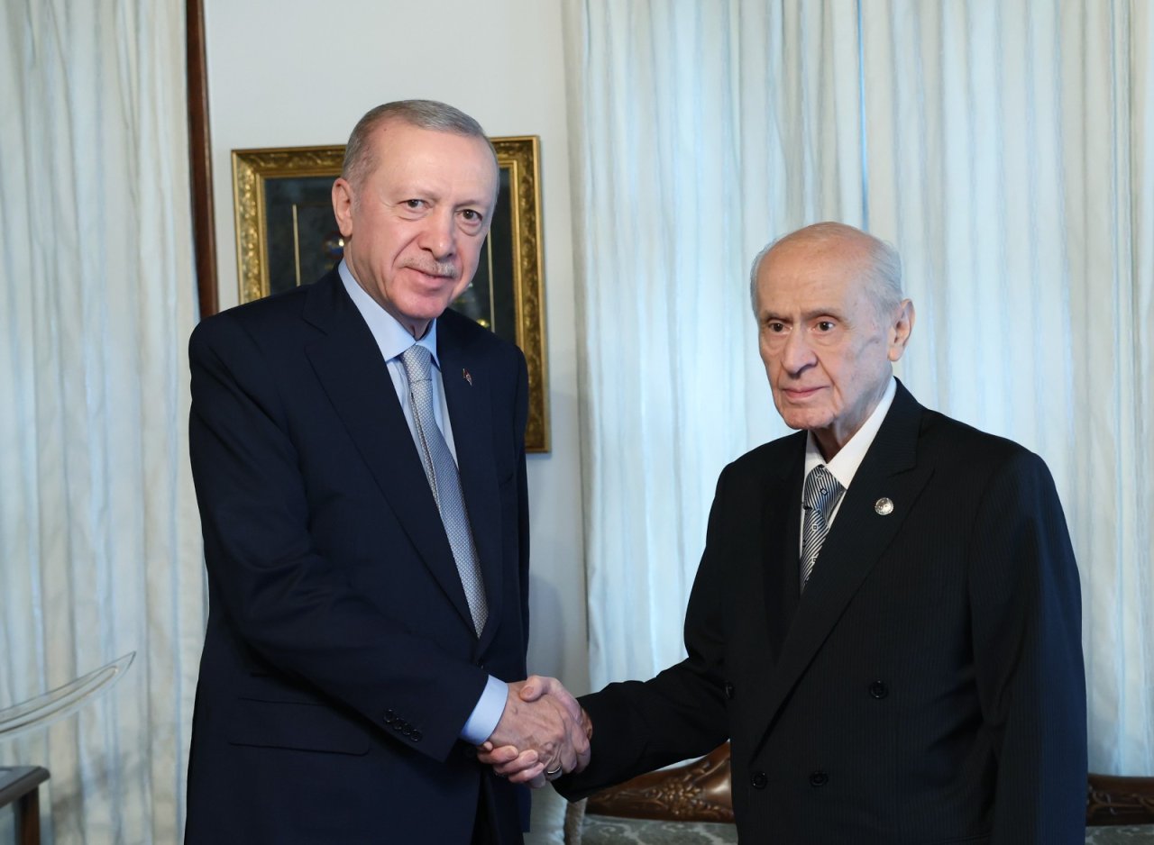 cumhurbaskani-erdogan-ve-bahceli-bir-ara-698005-206693.jpg