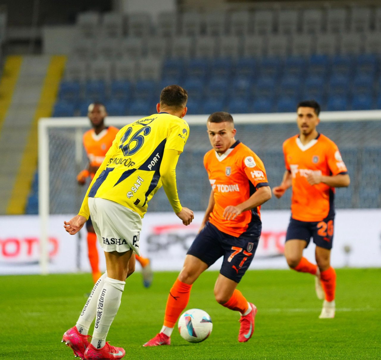 basaksehir-fk-fenerbahce-fotograflar-704232-208462.jpg