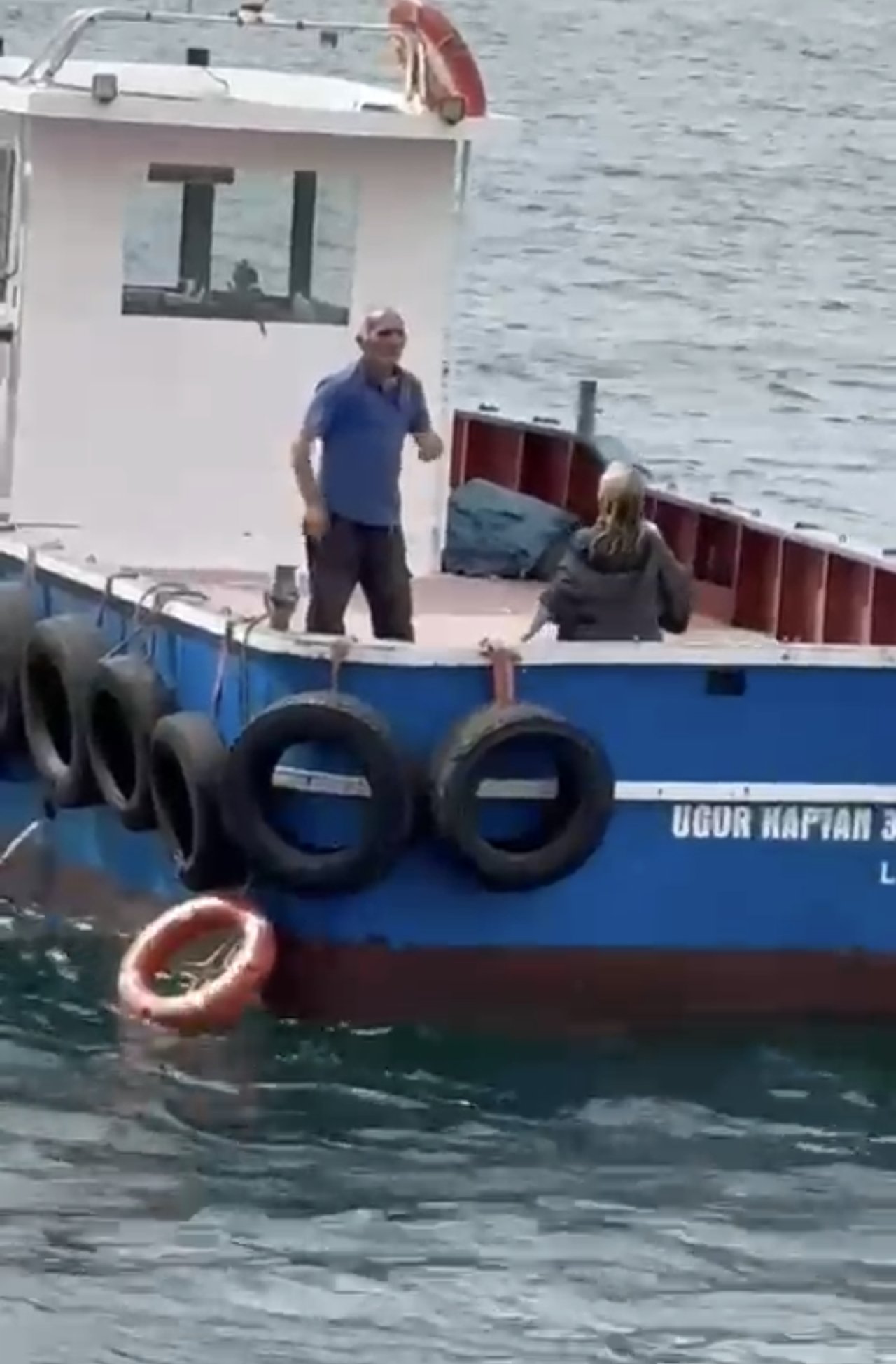 istanbul-kartalda-vapurdan-denize-dus-704088-208422.jpg