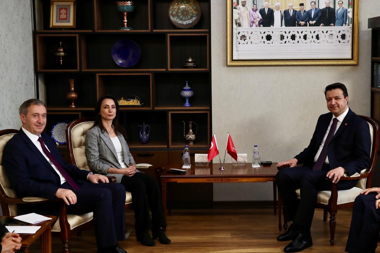 dem-partiden-siyasi-parti-ziyaretlerine-721868-213327-001.jpg