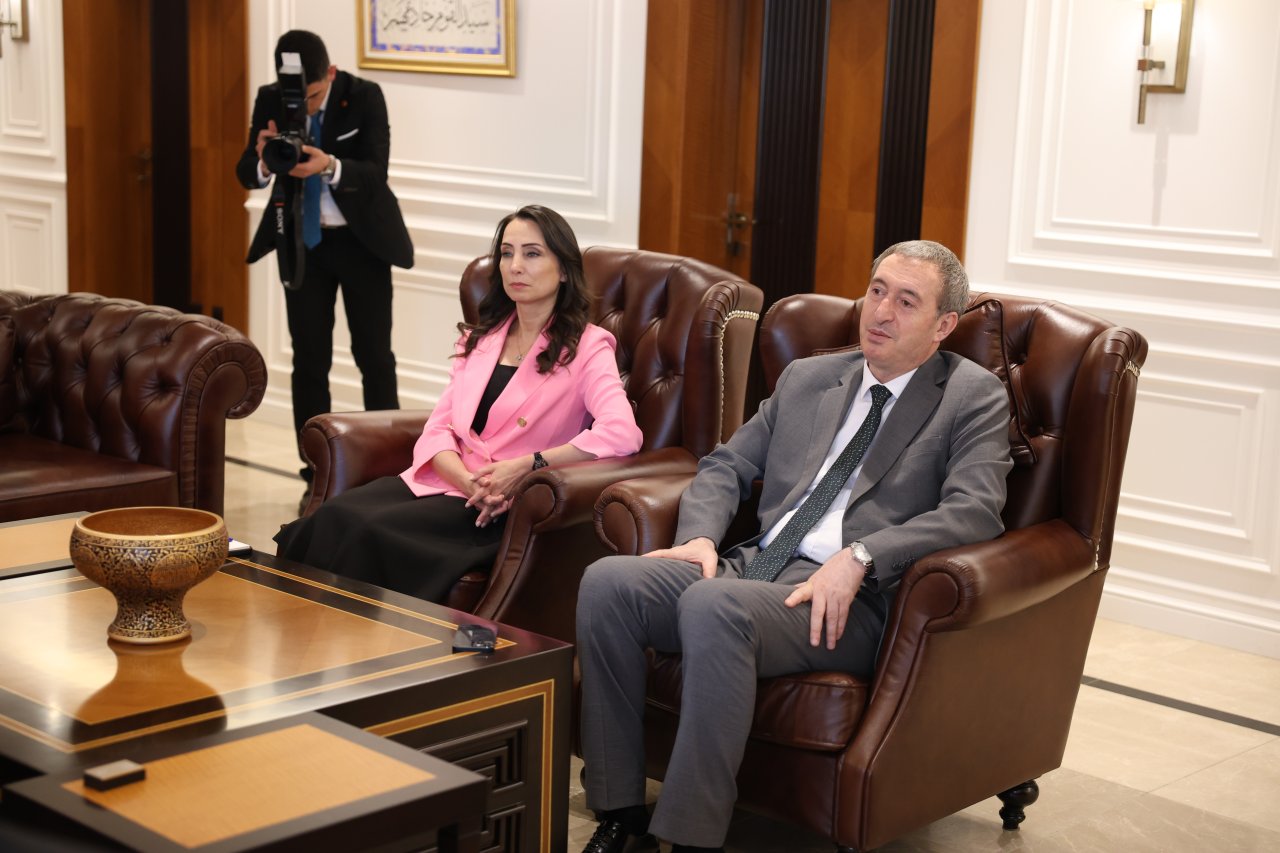 dem-partiden-yeniden-refah-partisine-z-723723-213855.jpg
