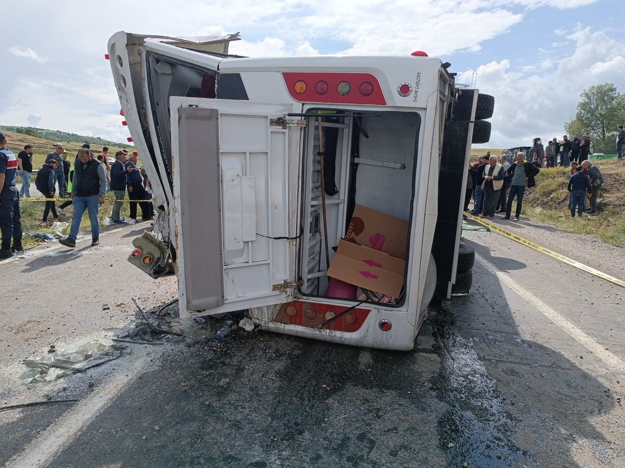 cenazeden-donenleri-tasiyan-midibus-yan-746750-220432.jpg