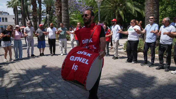 belediye-ile-disk-anlasma-sagladi-izmirde-grev-sona-erdi-x3n6-cover-png.webp