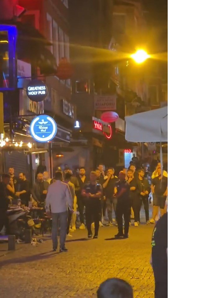 istanbul-besiktasta-doner-bicagiyla-ke-754622-222727.jpg