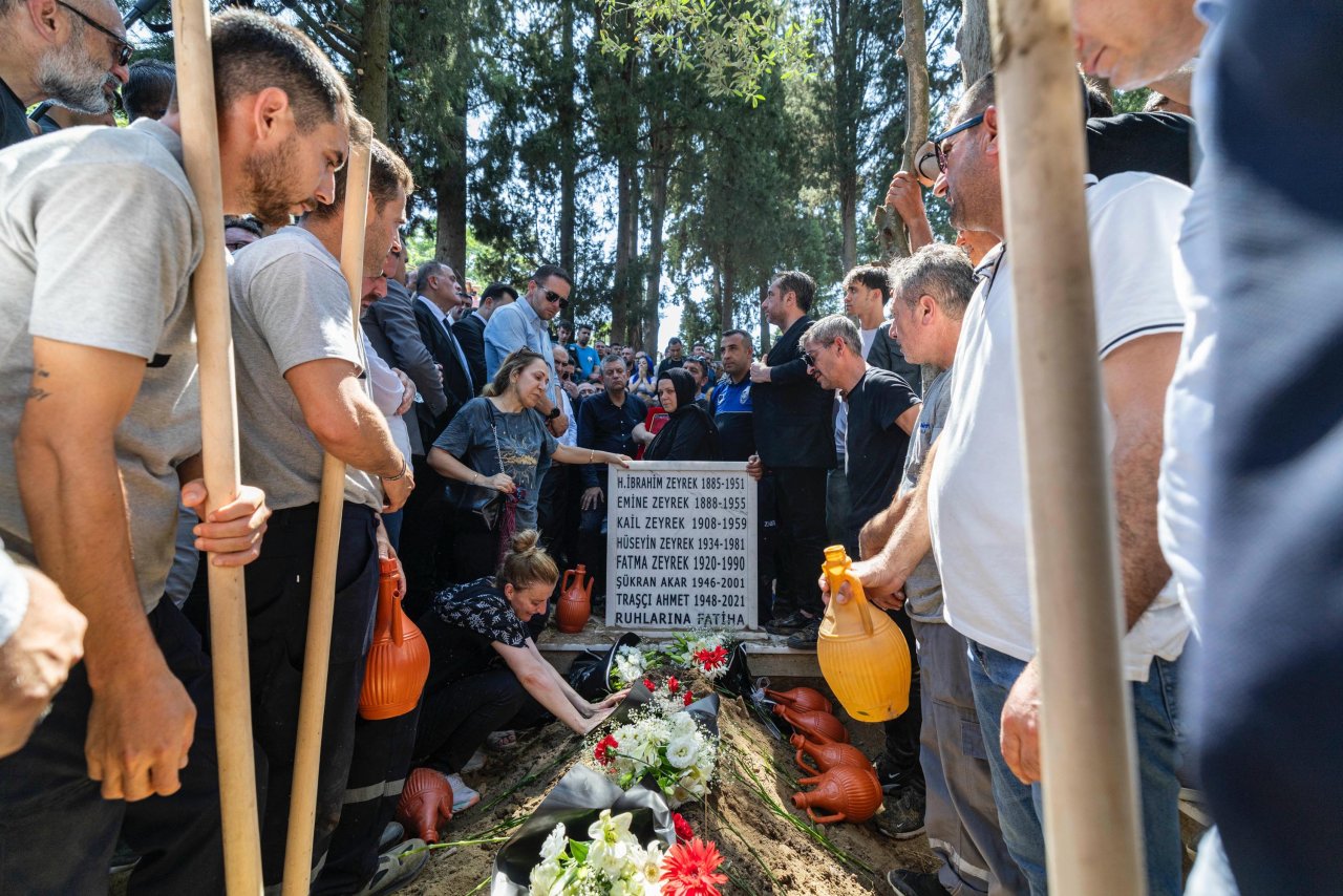 ferdi-zeyrek-manisada-son-yolculuguna-759020-223993.jpg