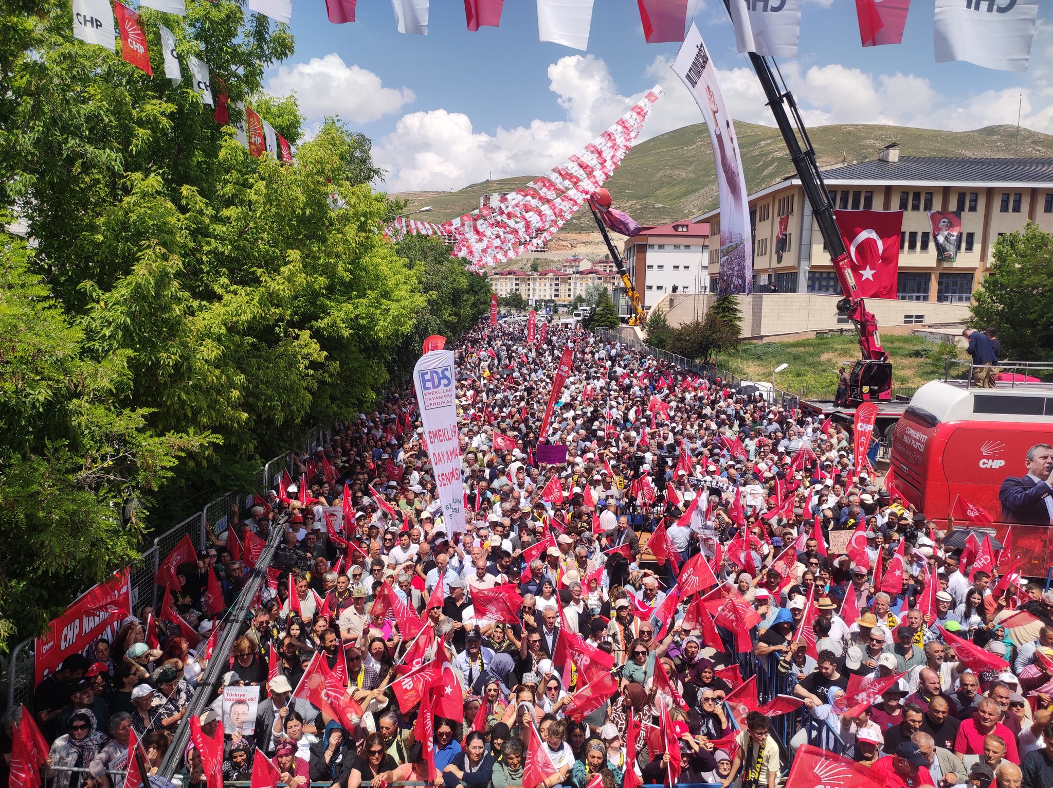 2025/06/14/bayburt-chp-miting.jpg
