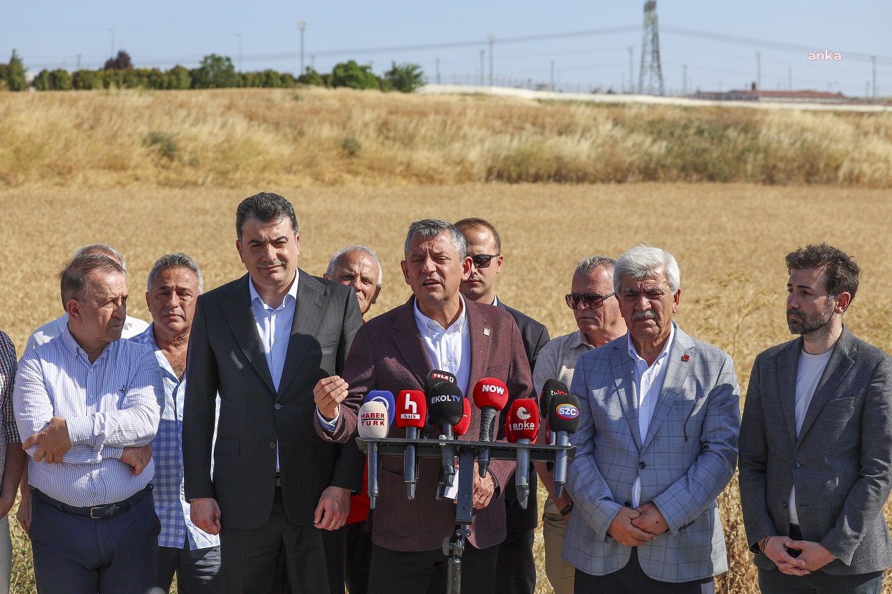 ozgur-ozel.jpg