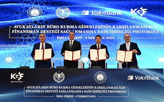 bakan-tunc-genc-avukatlarimiz-6-ay-odem-807345-239076.jpg