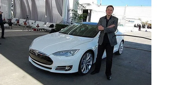 csm-640px-elon-musk-tesla-factory-fremont-ca-usa-8765031426-2-4f87f8ee9e.webp