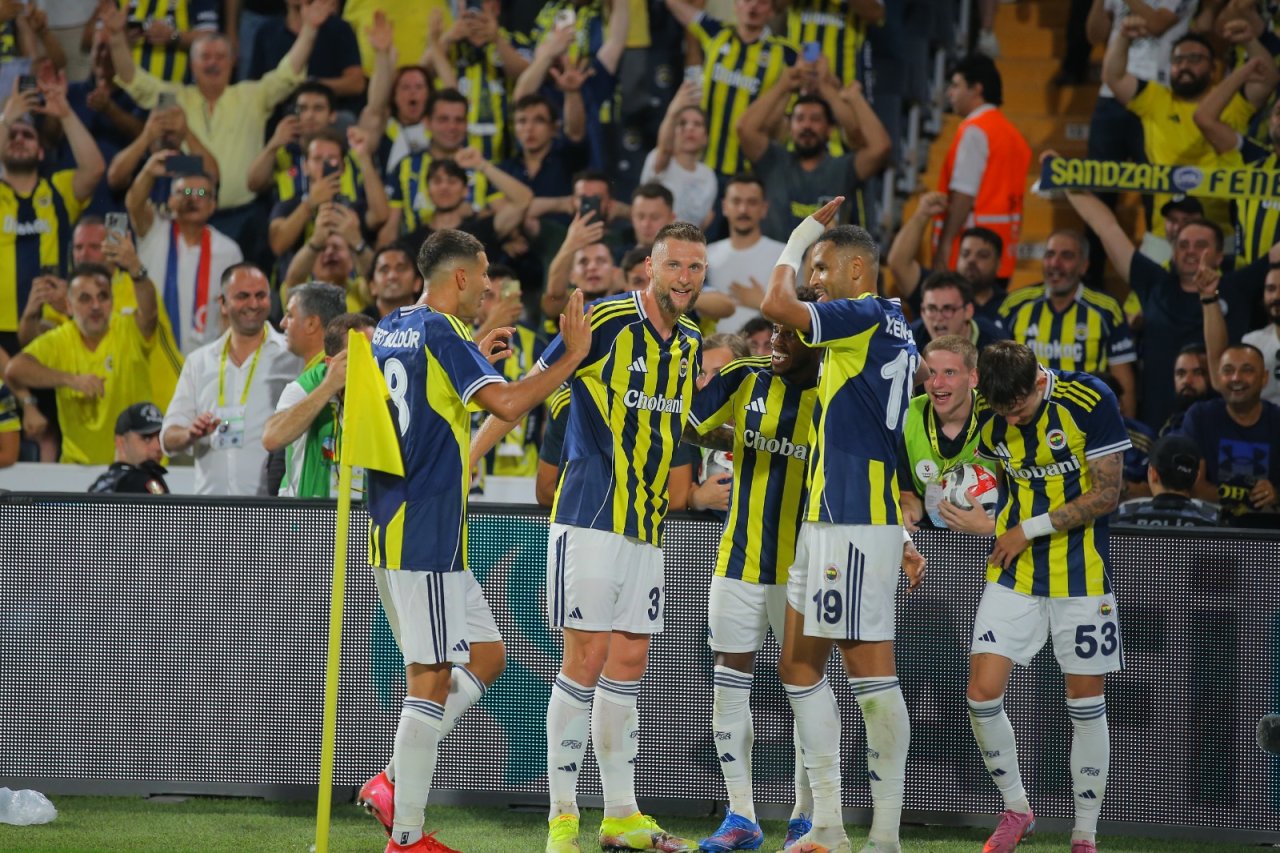 fenerbahce-feyenoord-ek-fotograflar-861812-255831.jpg