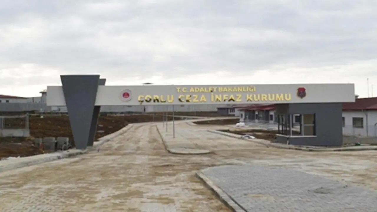 tkr-28-08-2024-corlu-cezaevi-tutsaklarin-durumu-1280x720-jpg-001.webp