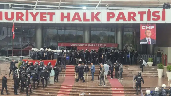 chp-genel-merkezi-polis-baskini