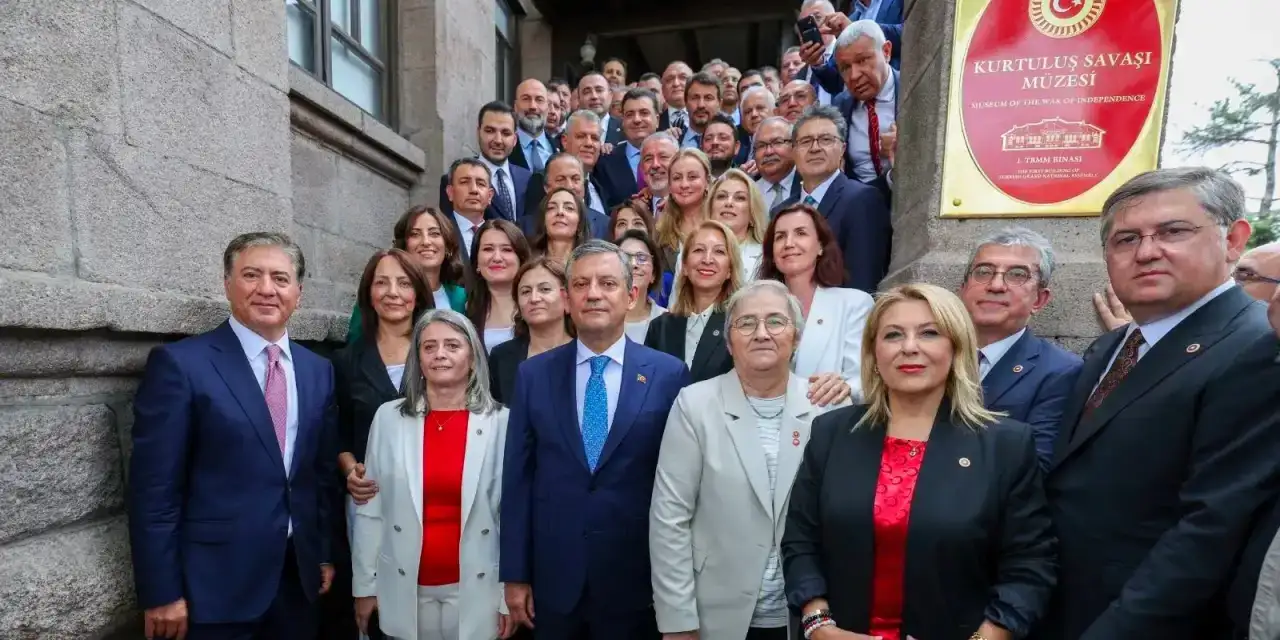 ozgur-ozel-yeni-parti